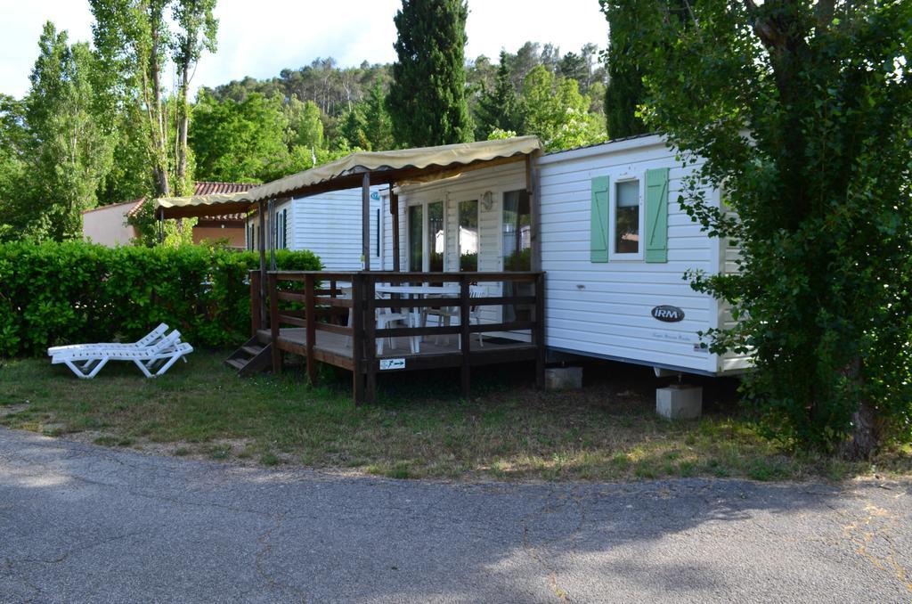 Отель Camping La Vidaresse Sainte-Anastasie-sur-Issole Экстерьер фото