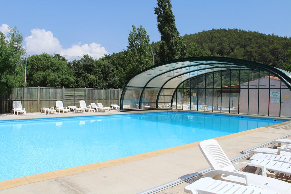 Отель Camping La Vidaresse Sainte-Anastasie-sur-Issole Экстерьер фото